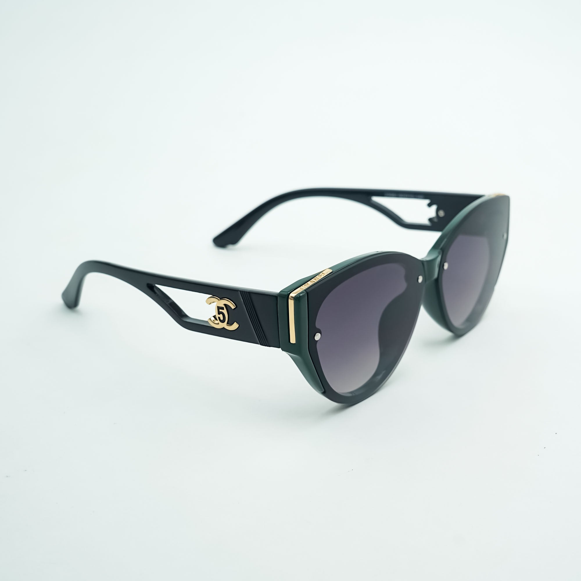 Chanel 20;