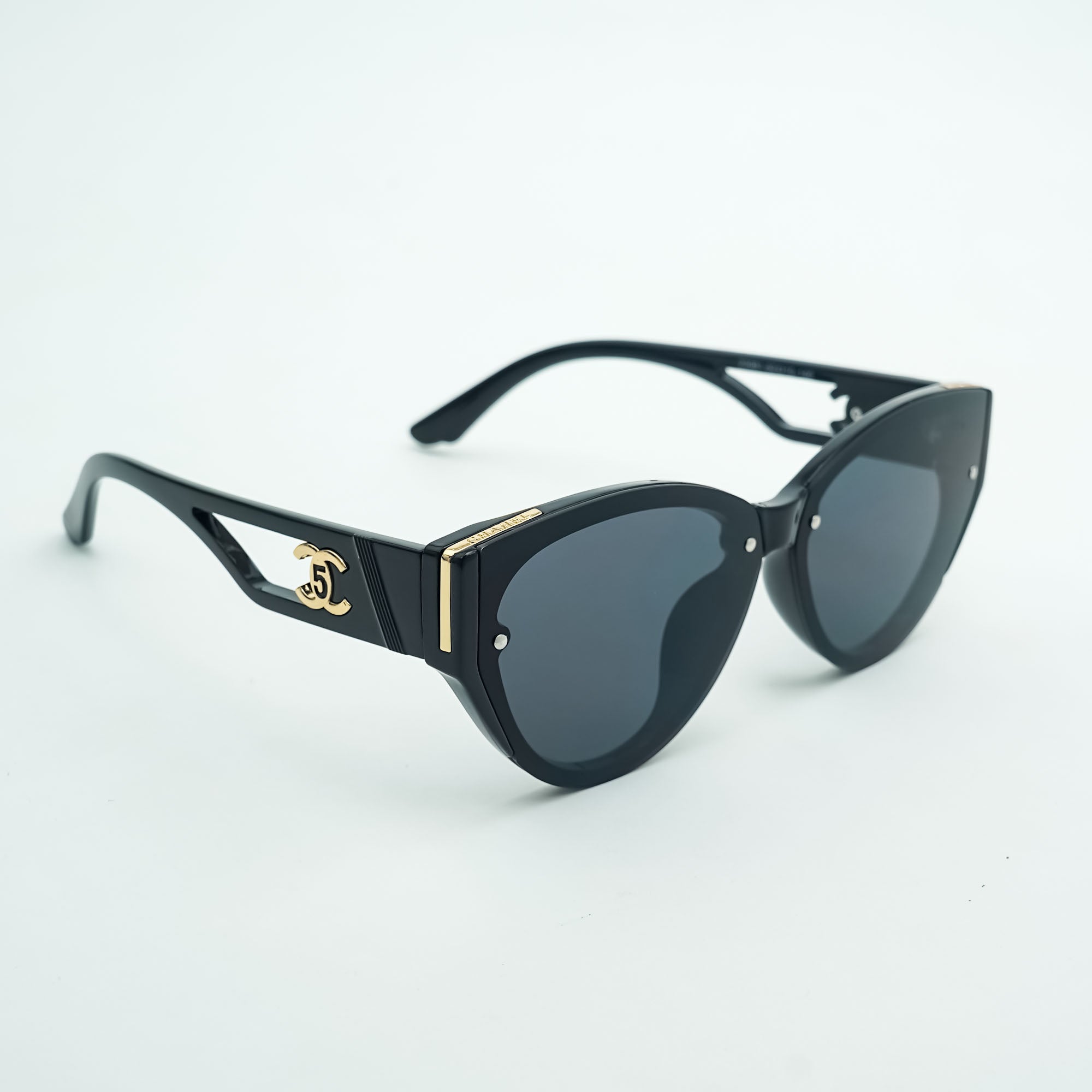 Chanel 20;